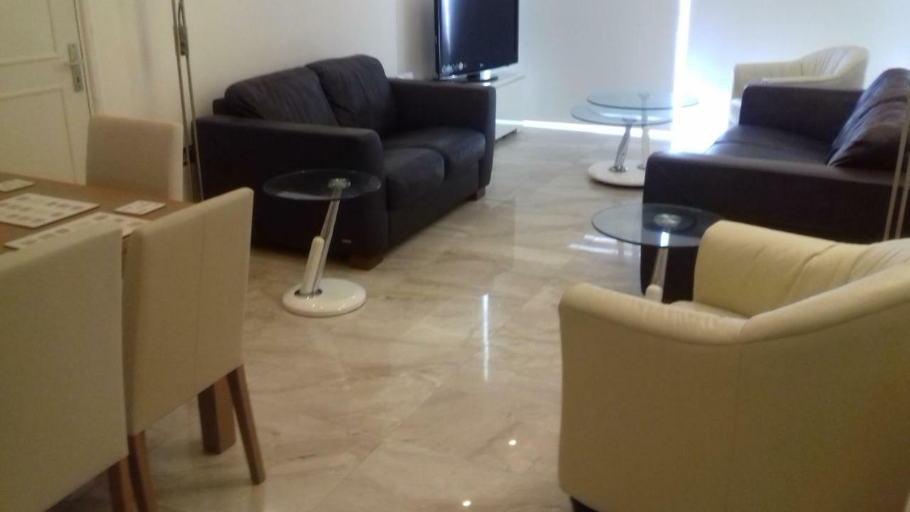 Amathusia Beach Apartment ลิมาซอล ภายนอก รูปภาพ