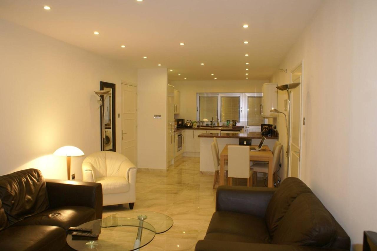 Amathusia Beach Apartment ลิมาซอล ภายนอก รูปภาพ